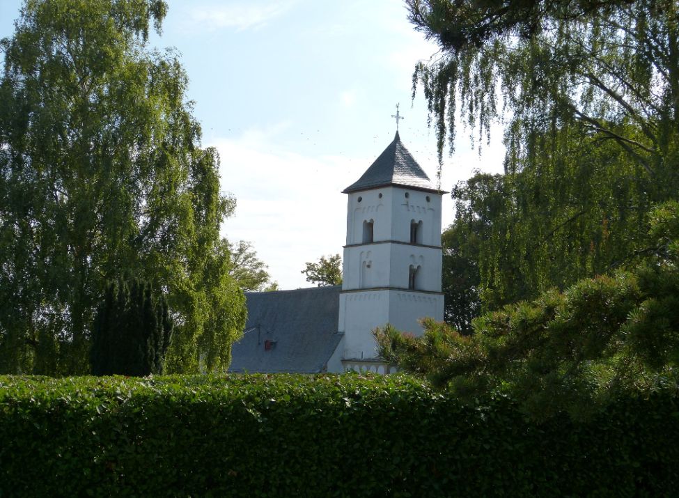 Zu sehen ist die evangelische Kirche in Engelstadt