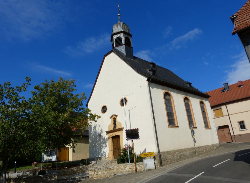 Zu sehen ist die katholische Kirche in Appenheim