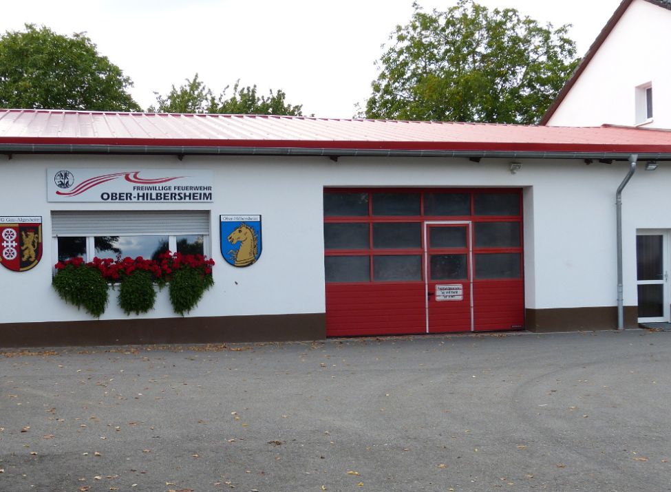 Zu sehen ist da Feuerwehrgerätehaus in Ober-Hilbersheim