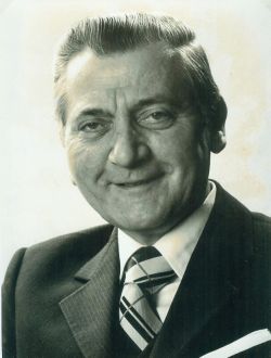 Zu sehen ist der ehemalige Bürgermeister der Verbandsgemeinde Gau-Algesheim Heinrich Hessel