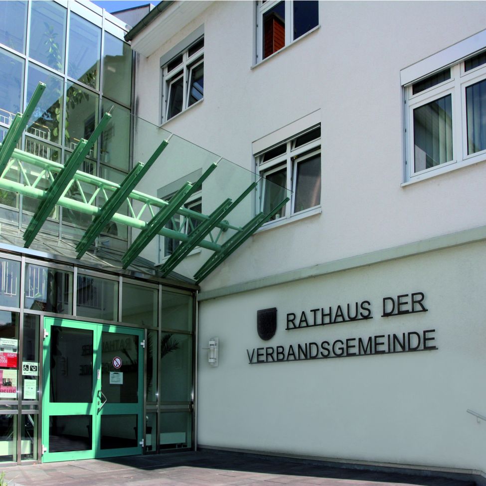 Zu sehen ist das Rathaus der Verbandsgemeinde Gau-Algesheim.